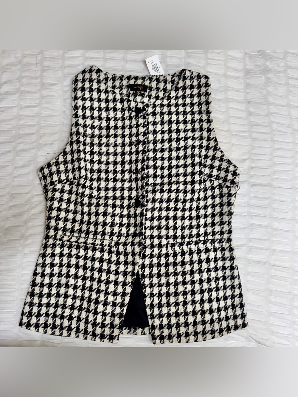 On Twelfth Houndstooth Sleeveless Tweed Vest - Black & White